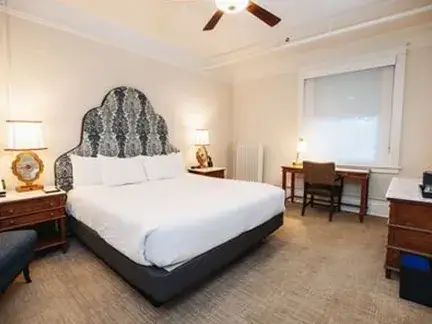 Adjoining Classic King Room at Hotel Colorado