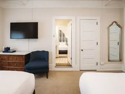 Adjoining Classic King Room at Hotel Colorado