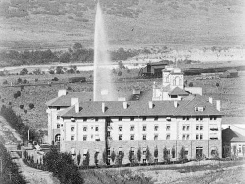 Vintage photo of Hotel Colorado and large water fountain