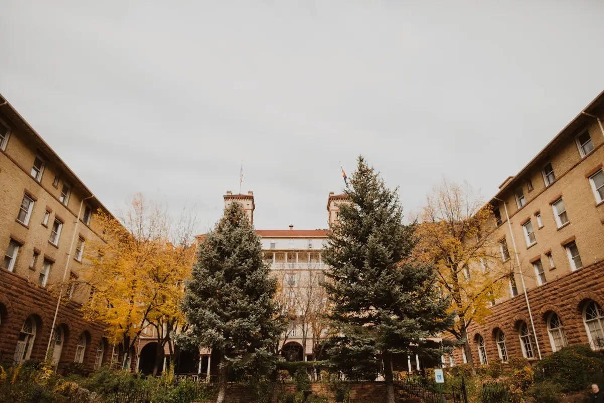 Hotel Colorado courtyard in Fall